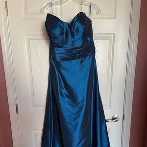 Long Strapless Evening Gown/Bridesmaid Dress/ Party Prom Gown, Size 20 - New